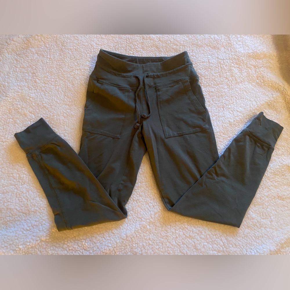 Olive green yoga pants size xs